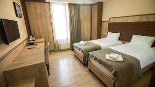 Мини-отель Hotel Juralius Тбилиси Стандартный двухместный номер с 2 отдельными кроватями-13