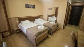 Мини-отель Hotel Juralius Тбилиси Стандартный двухместный номер с 2 отдельными кроватями-23